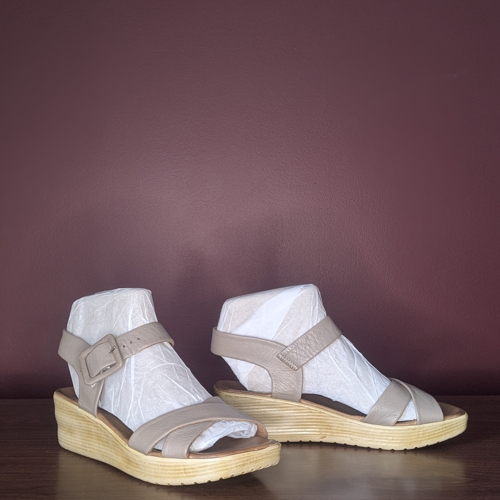 Bueno Taupe Strappy Wedge Sandals